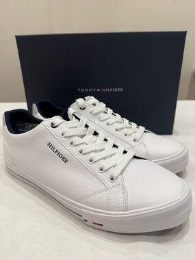Tommy Hilfiger Men's Risabel Sneaker Color White